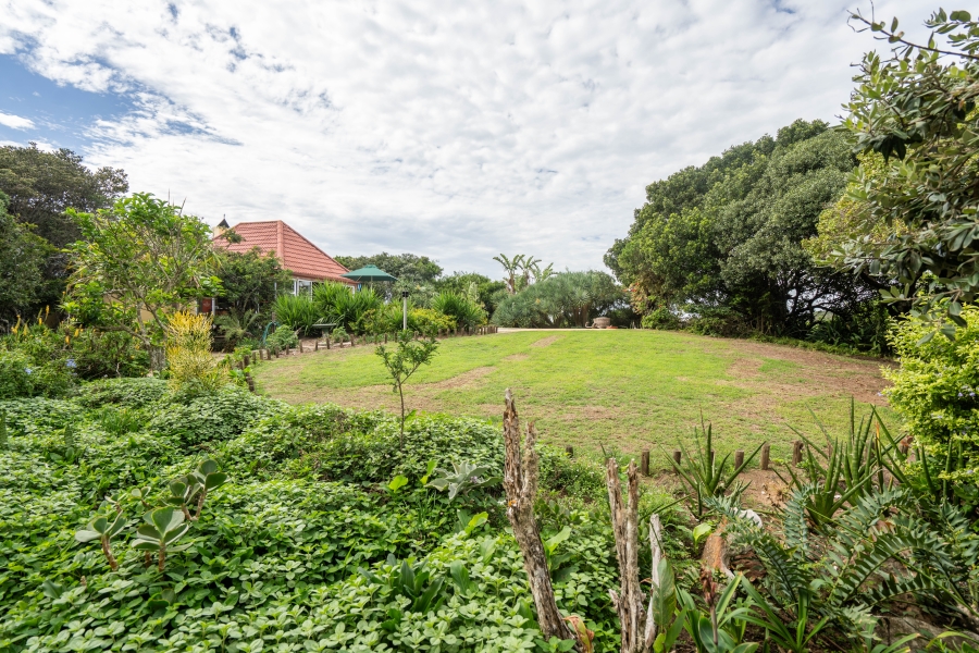 7 Bedroom Property for Sale in West Beach Eastern Cape